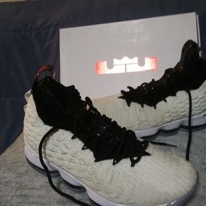 Lebron James latest model basketball shoes
